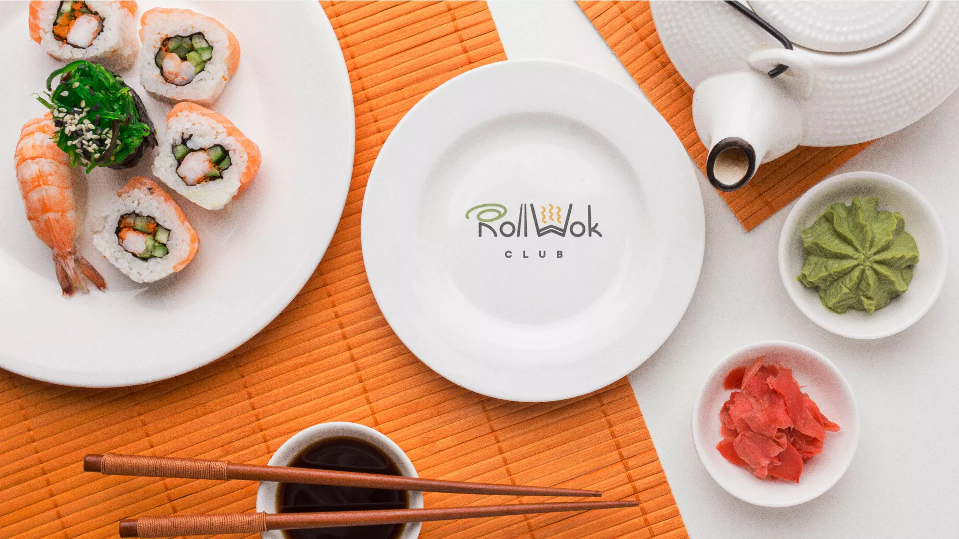 Разработка логотипа и фирменного стиля суши-бара «Roll Wok Club» в Сланцах